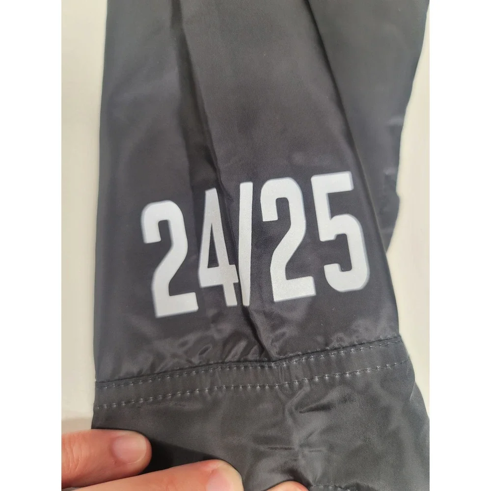 USHER‎ Concert Tour Jacket Large Past Present Future Black